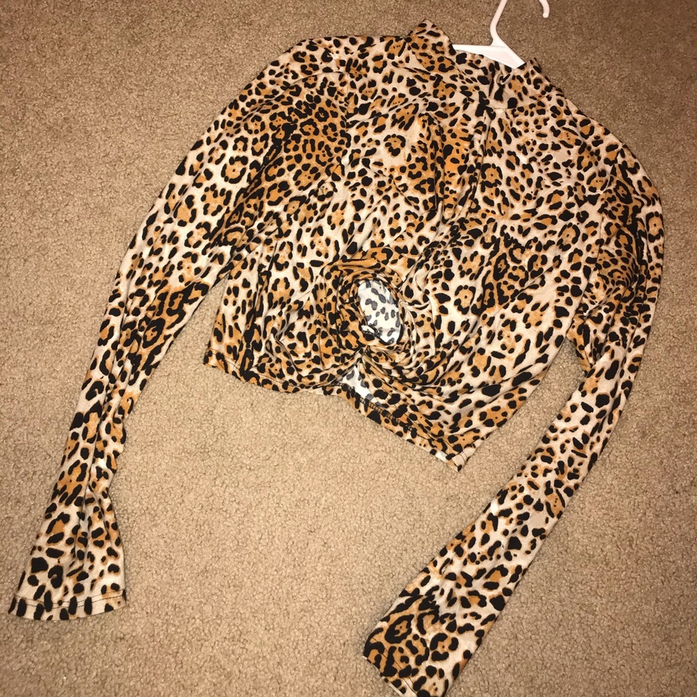 long sleeve cheetah print turtle neck